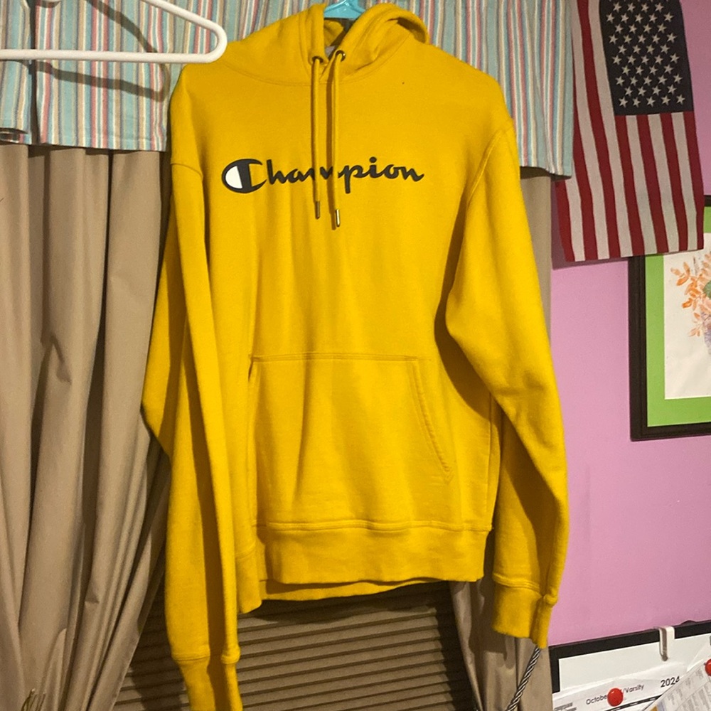 Women’s Yellow champion sweatshirt
